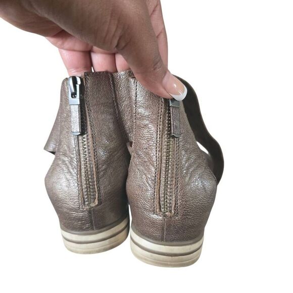 Eileen Fisher Sport Platform Sandals Women's 9.5 Metallic Gold Leather Back Zip - Picture 8 of 9